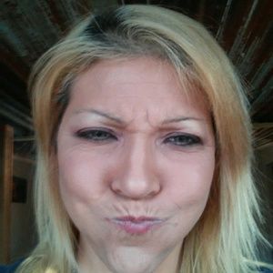 Meet your Posher, April